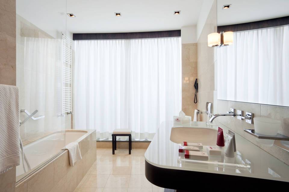 Crowne Plaza Milan City 4