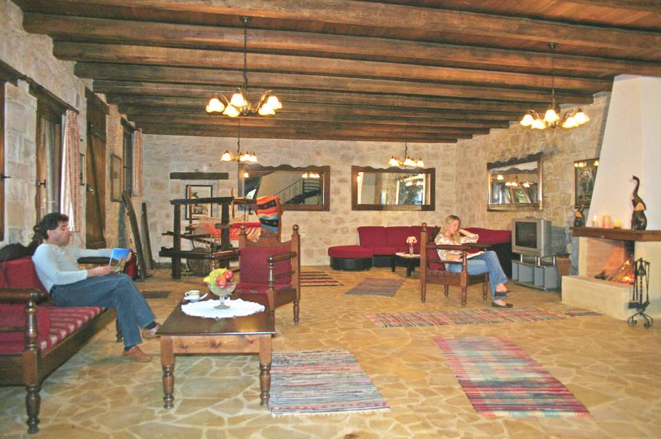 Stone Village Petrino Horio 2