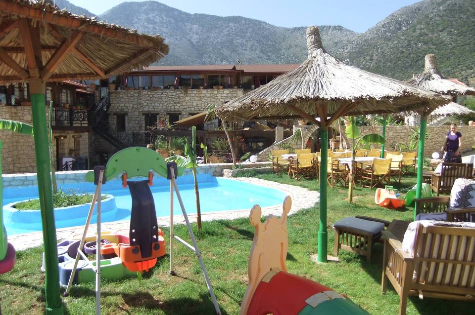 Stone Village Petrino Horio 3