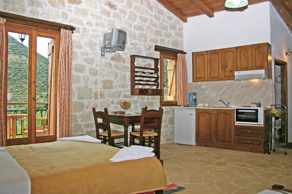 Stone Village Petrino Horio 4