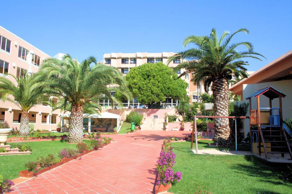 Auramar Beach Resort 3
