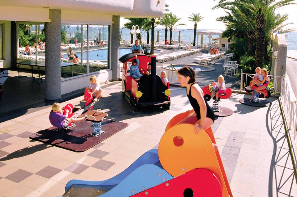 Caprici Beach Hotel & Spa 4