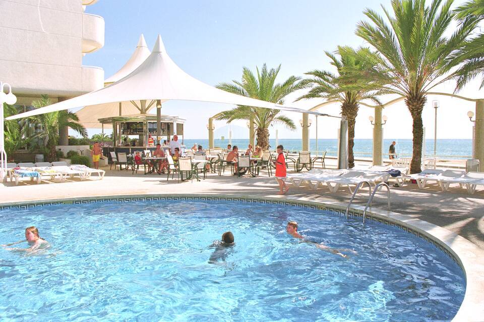 Caprici Beach Hotel & Spa 1