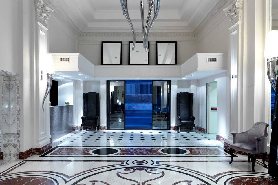 Leon's Place Hotel 2