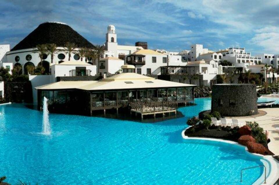 Hotel LIVVO Volcan Lanzarote 4
