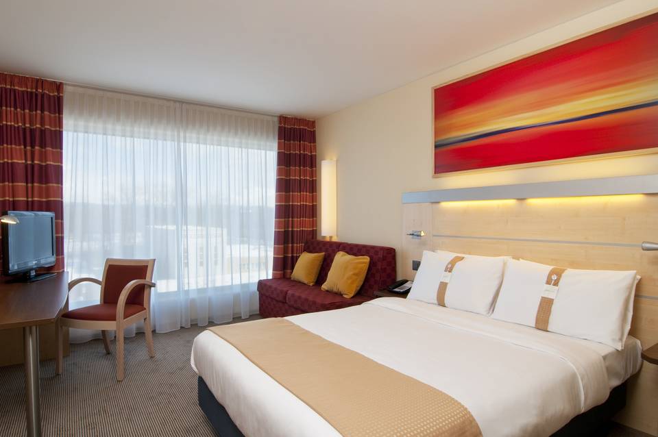 Holiday Inn Express Zürich Airport 4