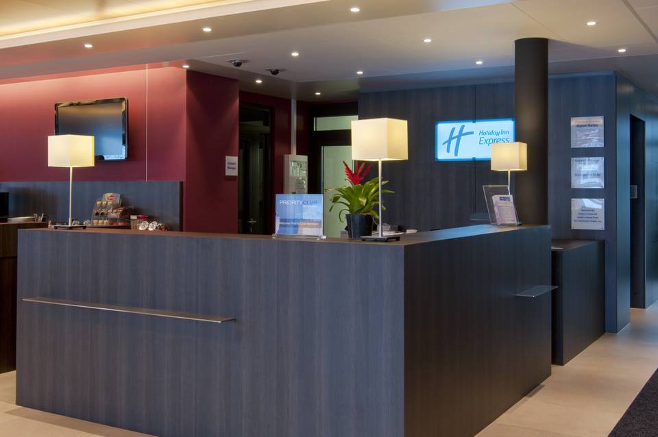 Holiday Inn Express Zürich Airport 5