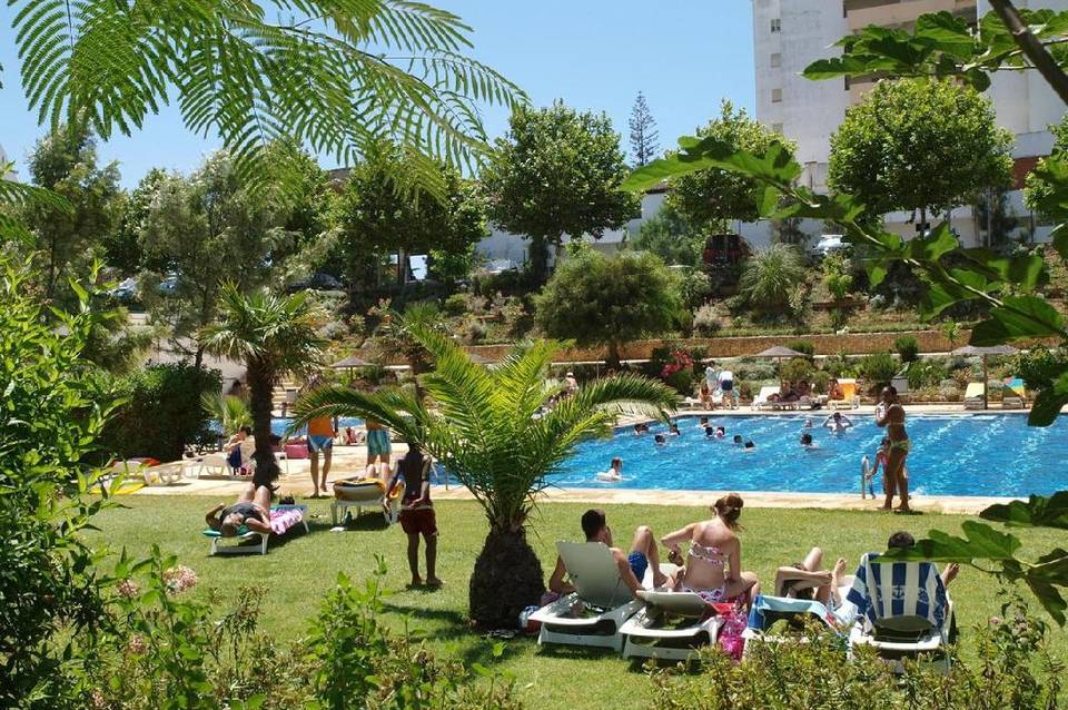 Apartamentos Jardins da Rocha 2