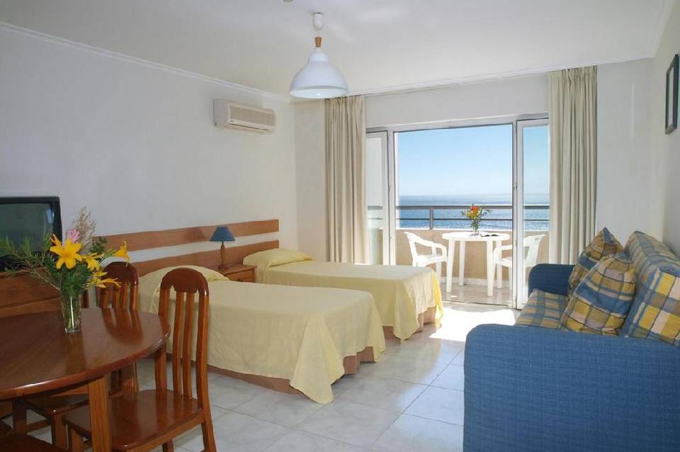 Apartamentos Jardins da Rocha 3