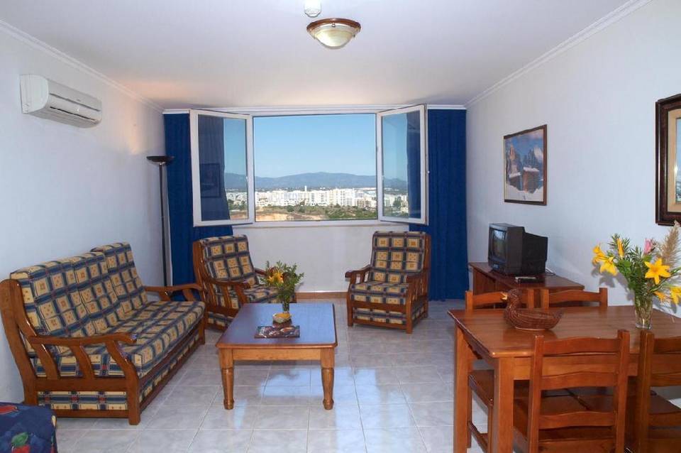 Apartamentos Jardins da Rocha 4