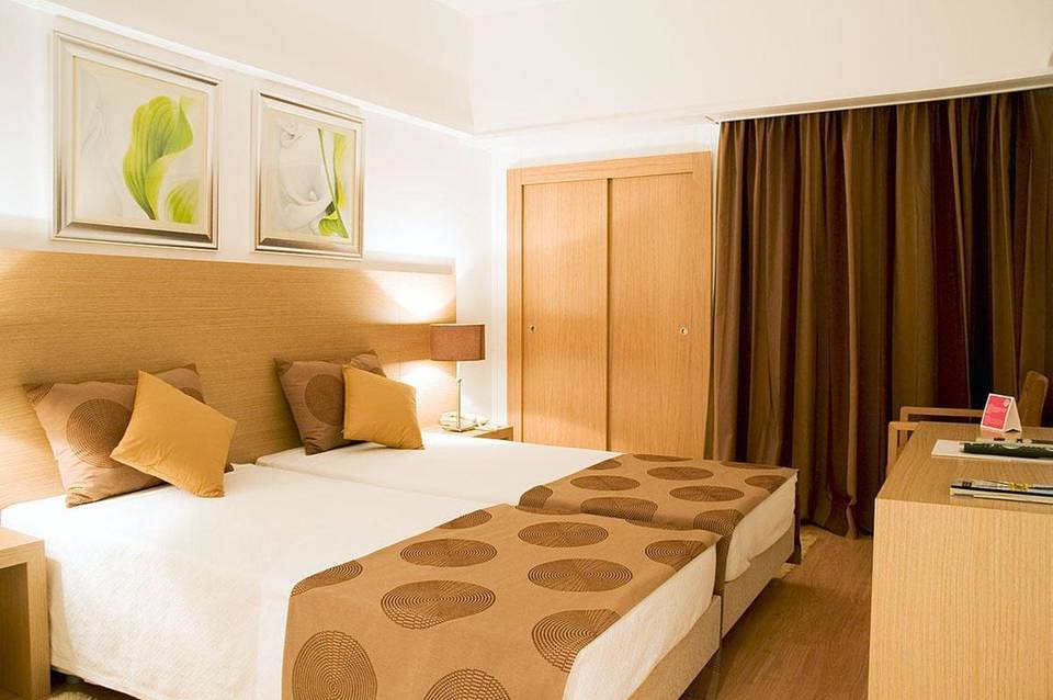 Dom José Beach Hotel 1