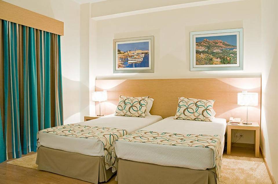 Dom José Beach Hotel 3