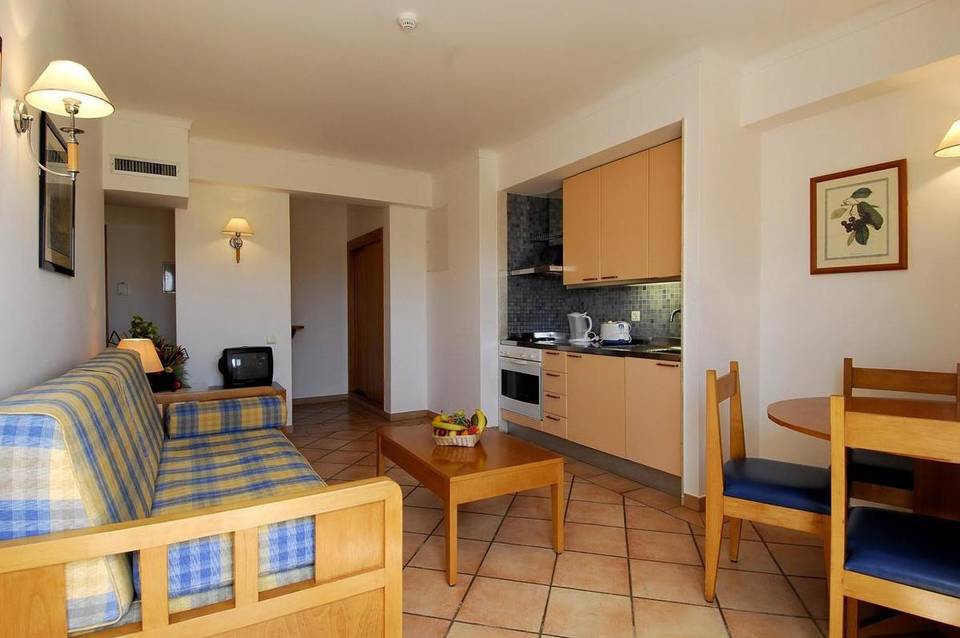 Oceanus Aparthotel 4