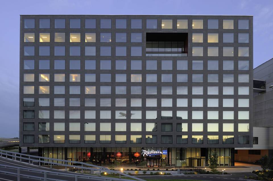 Radisson Blu Hotel, Zurich Airport 1