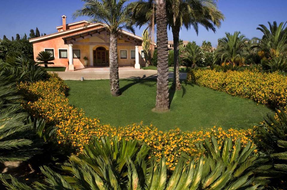 Lantana Resort Hotel & Apartments 4