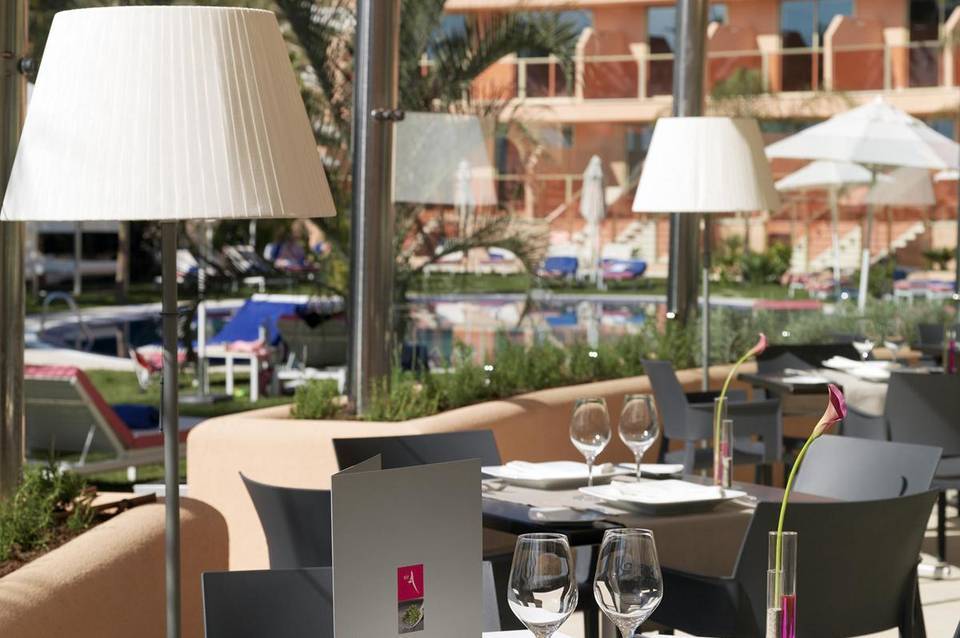 Sir Anthony Hotel 3