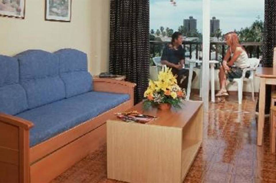 Coral Ocean View Hotel 3