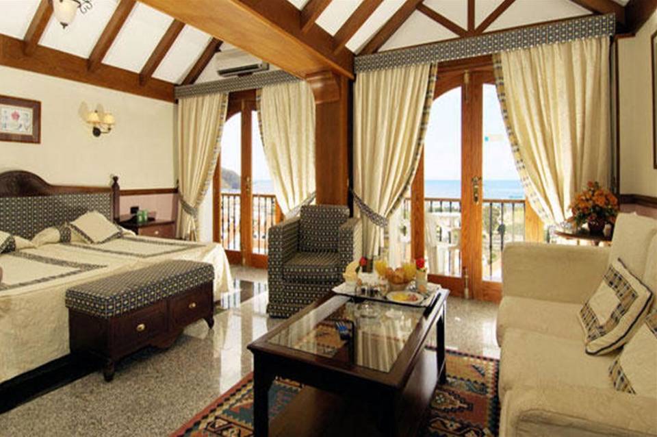 Paradise Park Fun Lifestyle Hotel 4