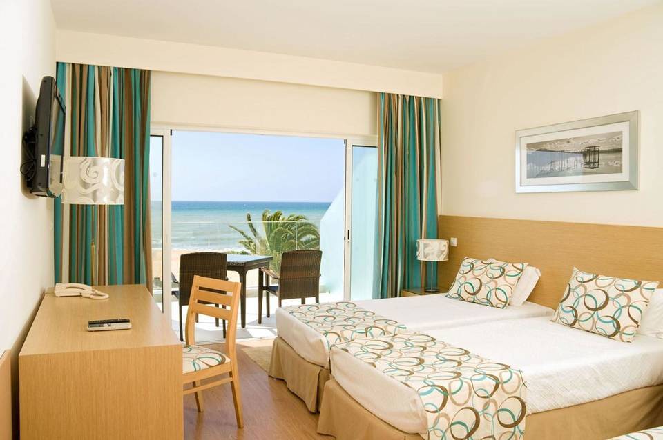 Dom José Beach Hotel 5