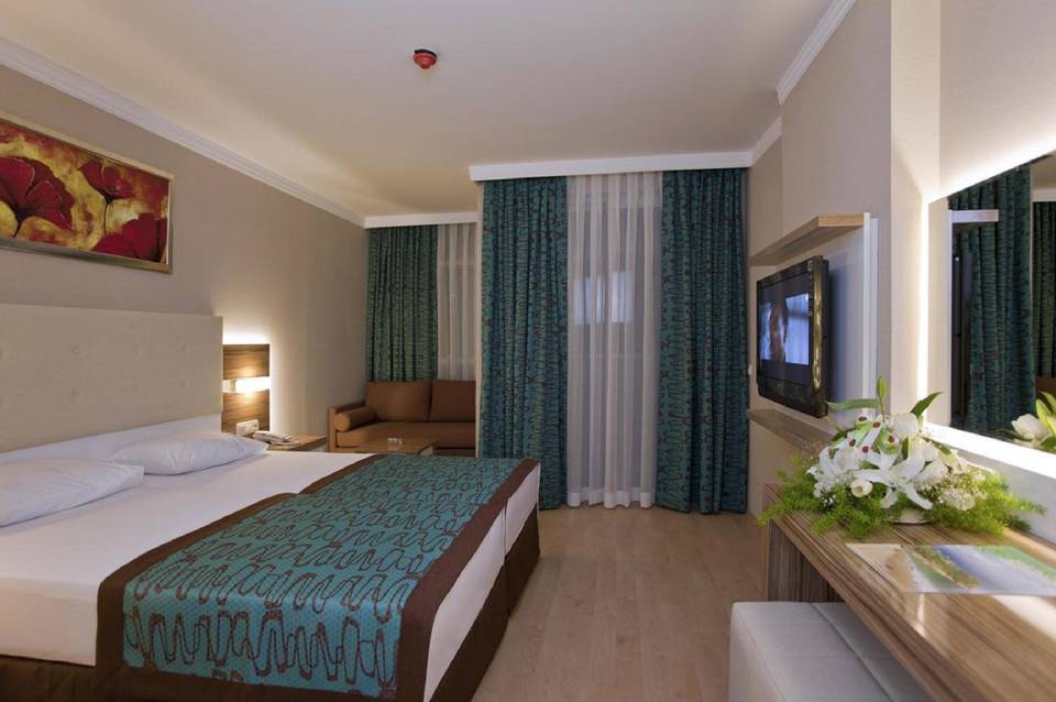 Riviera Hotel & Spa 3