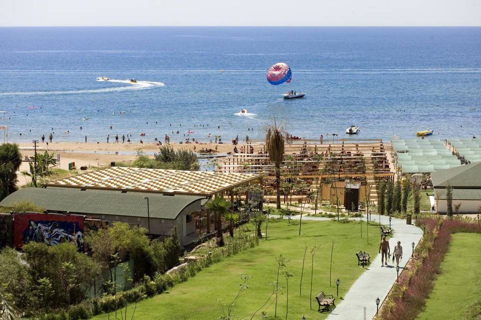 Royal Atlantis Spa & Resort 1