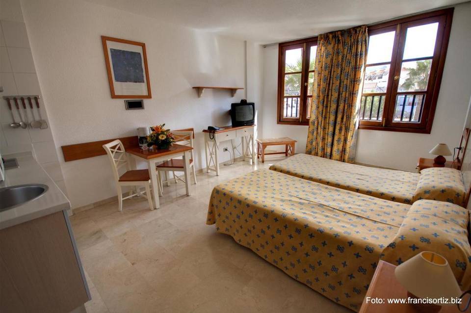 Klayman Olivina Aparthotel 4