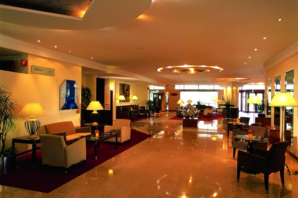 Crowne Plaza Zurich 4