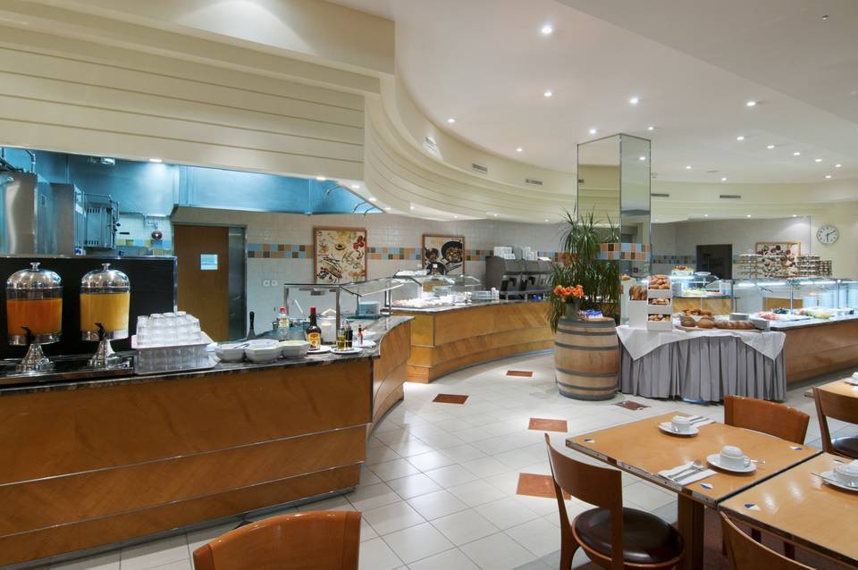 Crowne Plaza Zurich 5