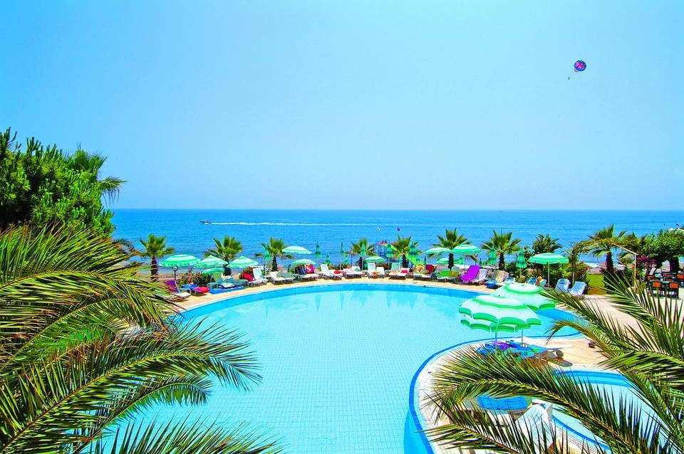 Anitas Beach Hotel 1