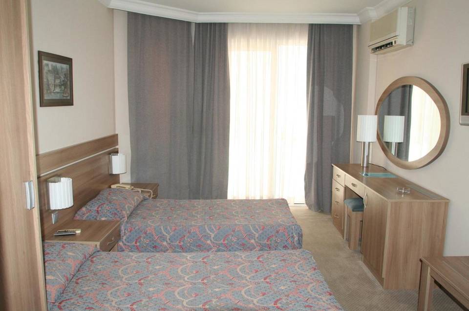 Elysee Beach Hotel 3