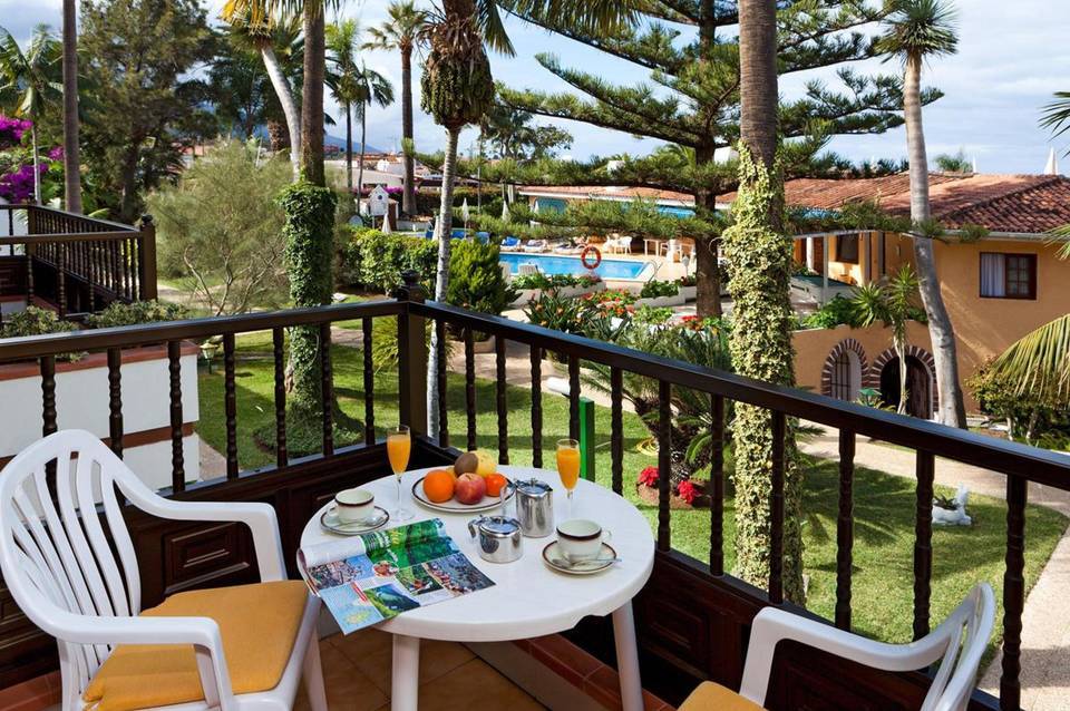 Apartamentos Ambassador 1
