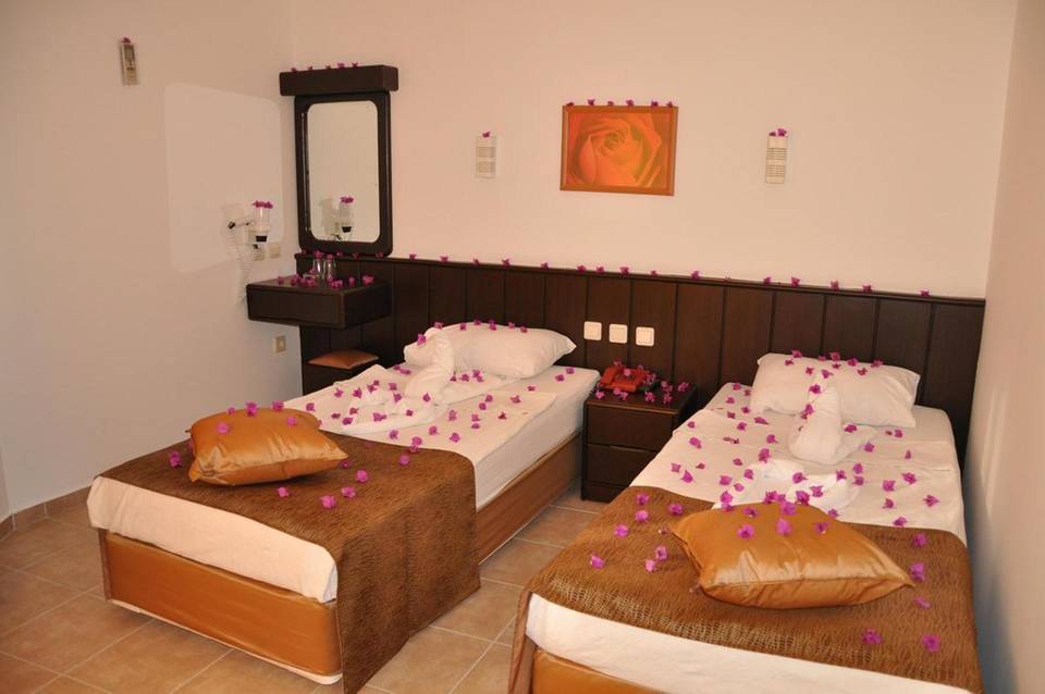 Kleopatra Celine Hotel 5
