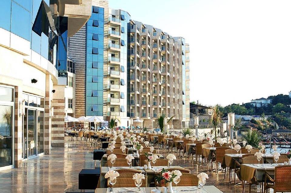 Charisma De Luxe Hotel 3