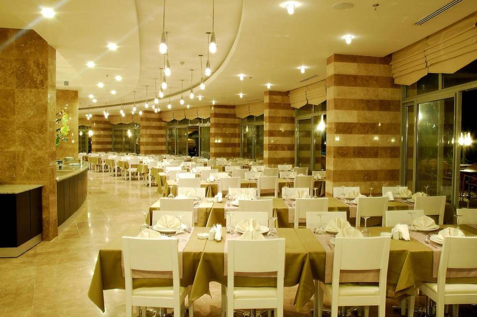 Charisma De Luxe Hotel 5