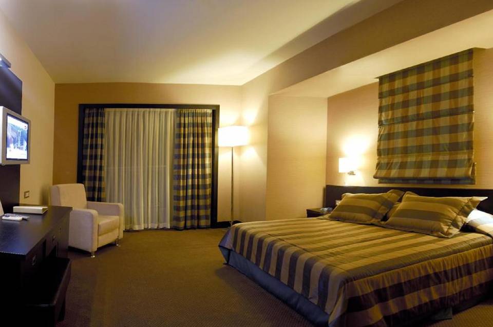 Charisma De Luxe Hotel 1
