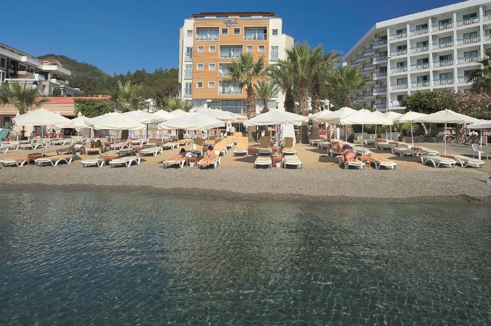 Cettia Beach Resort 3