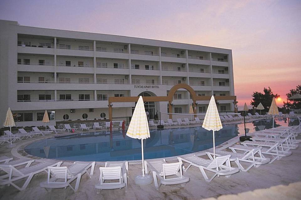 Tuntas Family Suites Kusadasi 1