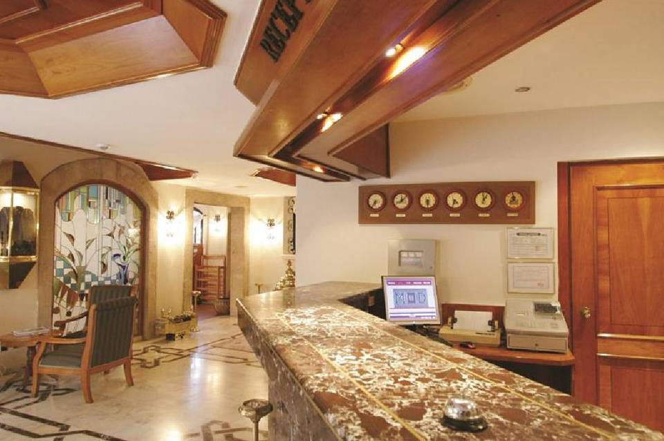 Aspen Hotel 5