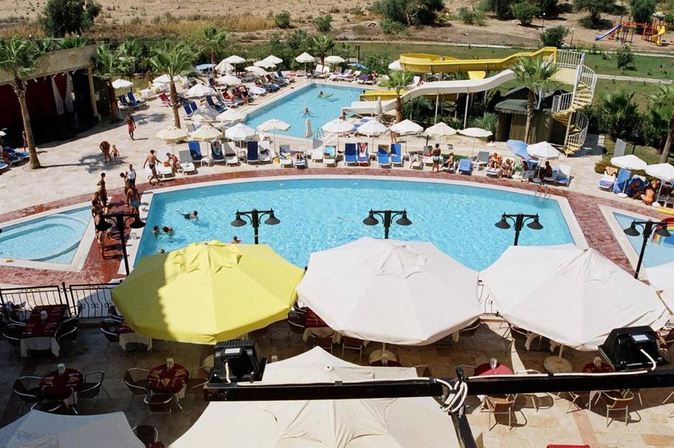 Royal Atlantis Beach 5