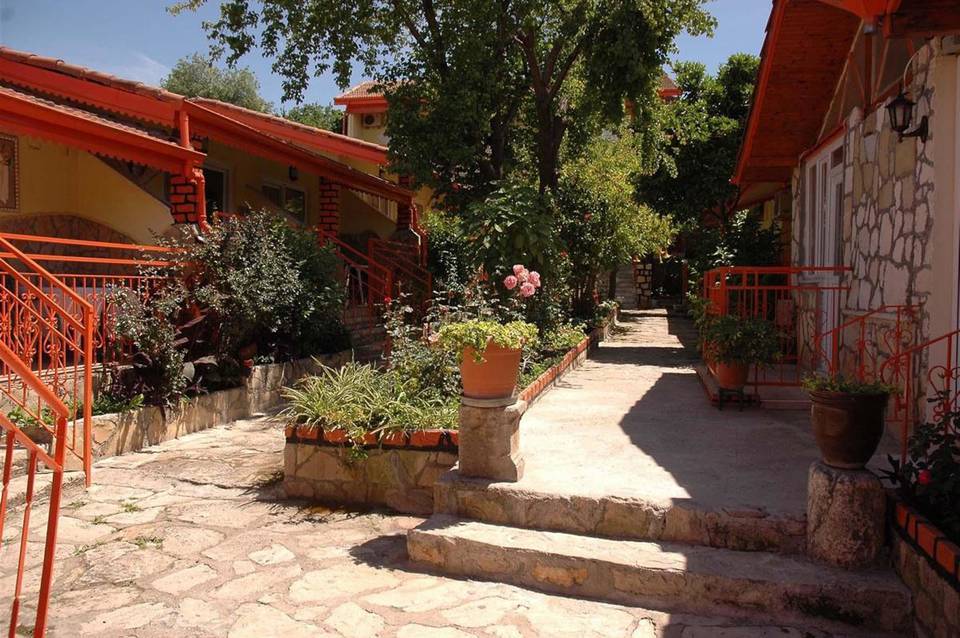 Side Temple Hotel 2