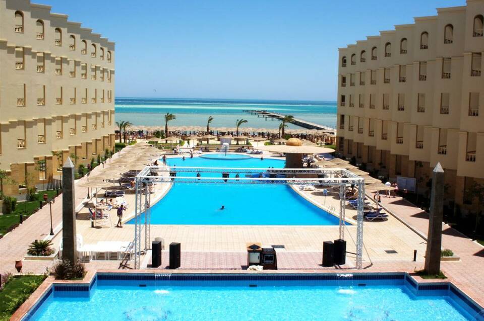 AMC Royal Hotel & Spa 2