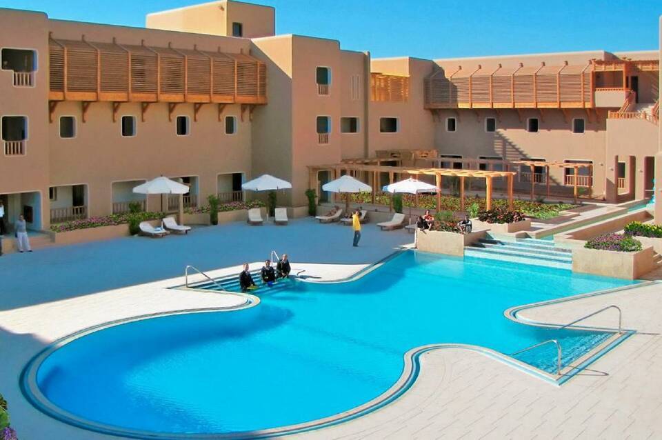 The Breakers Diving & Surfing Lodge 1