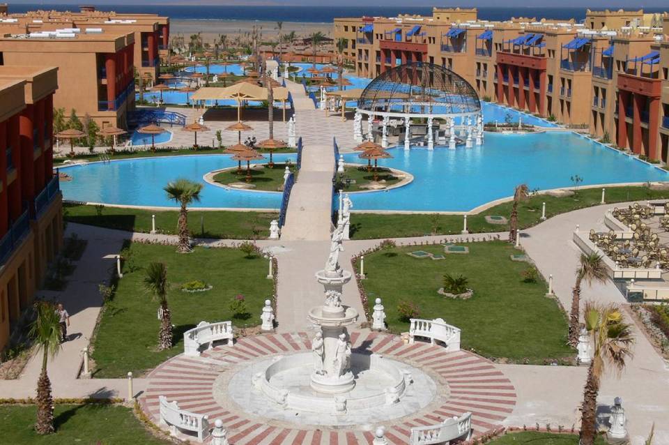 Titanic Palace 1
