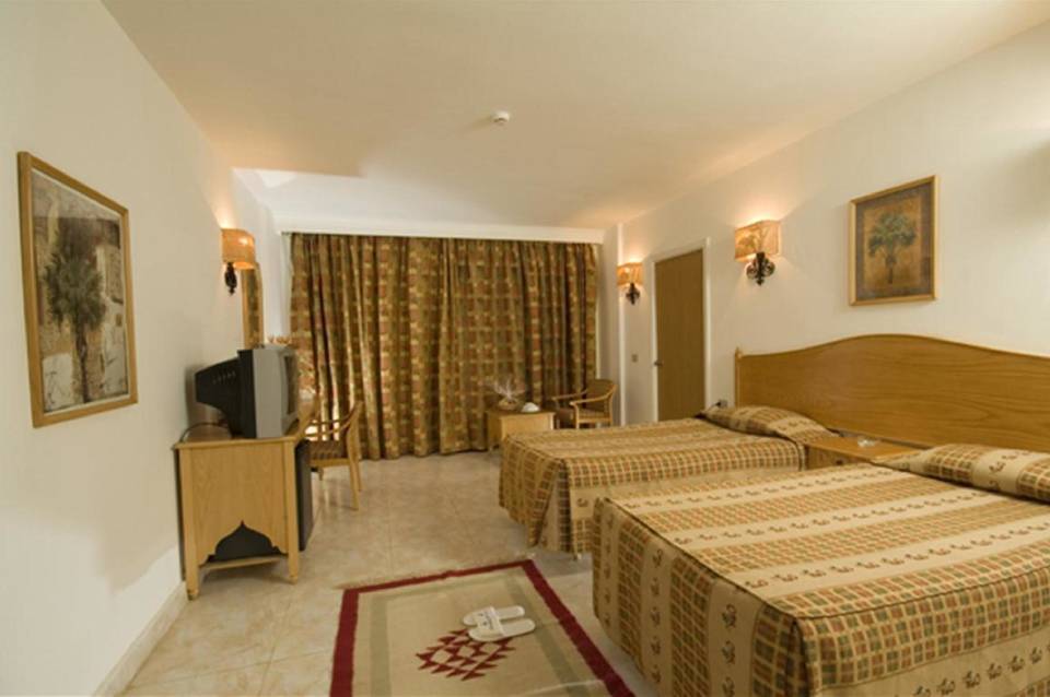 Flamenco Beach & Resort 2