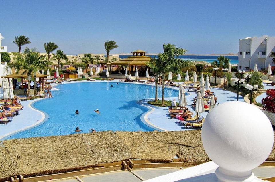 Ivy Cyrene Island Aqua Park Resort 1