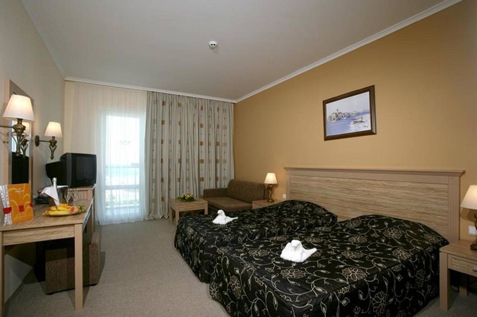 DIT Evrika Beach Club Hotel 2