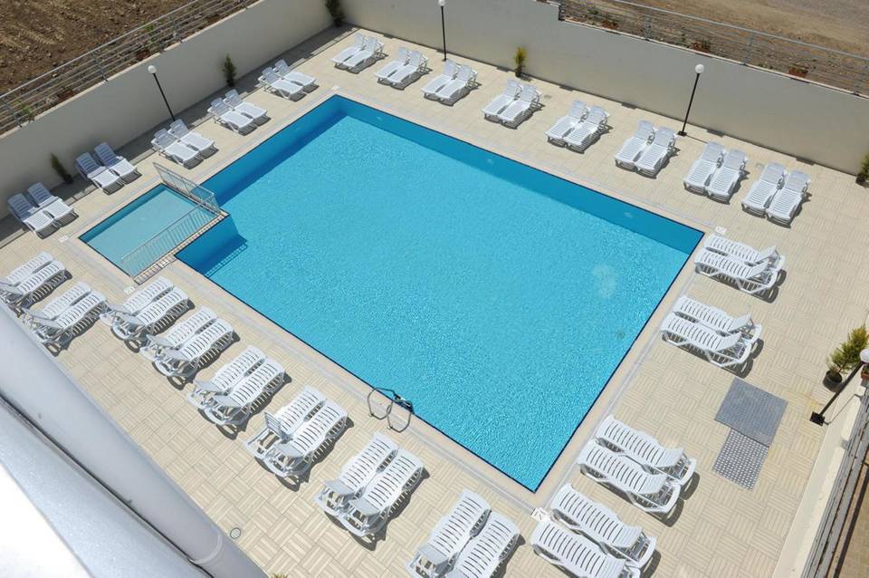 A Hotel Side 5