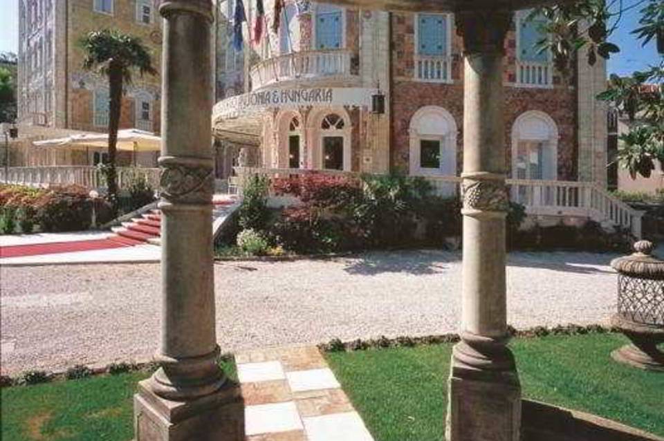 Ausonia Hungaria 4