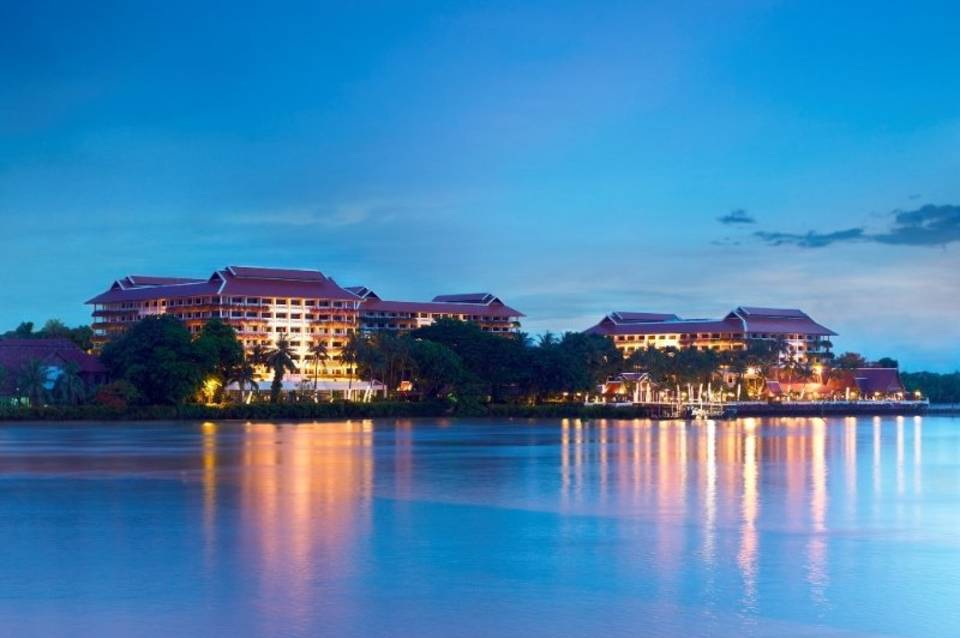 Anantara Riverside Bangkok Resort 1