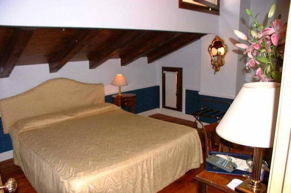 Hotel Pantalon 1